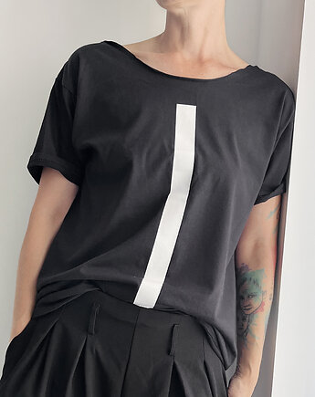 Kreska biała na czarnym Oversize, ONE MUG A DAY