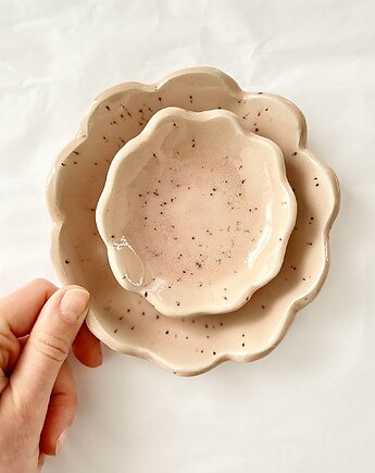 Ręcznie lepiony talerzyk na biżuterię - różany pył, Och ceramika