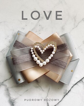Kolekcja  LOVE Brosza z nowoczesnym  sercem z perełek, Pudrowy Różowy