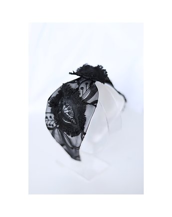 Czarna opaska z haftem, Celina Parysów