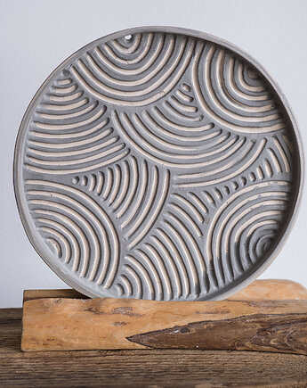 Talerz dekoracyjny z wzorem, studnia ceramiczna