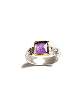 Pierścionek z ametystem na srebrnej obrączce, Bijoux by Marzena Bylicka