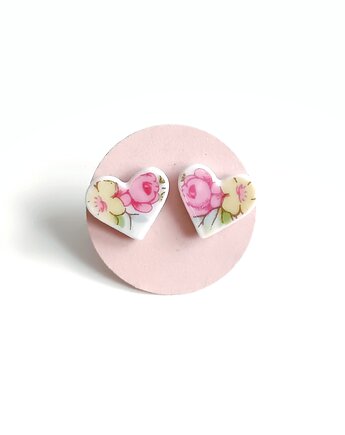Kolczyki ceramiczne serduszka w kwiaty, biżuteria z talerzy