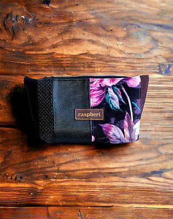 Czarna kosmetyczka patchwork, raspberi