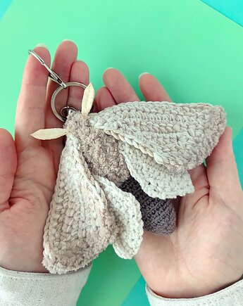 Szydełkowy brelok zawieszka ćma beżowa, Not only cute crafts