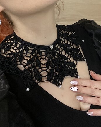 Kornkowy kołnierzyk naszyjnik czarny z perełkami, Księżycowa ćma