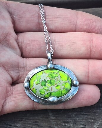 Na wiosnę - wisiorek, po drugiej stronie lustra