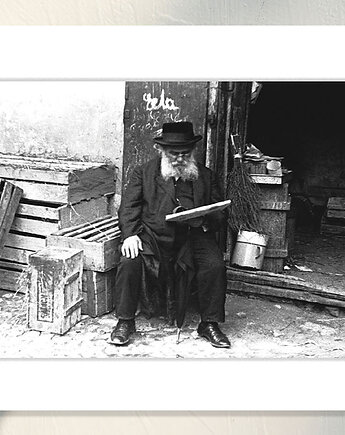 Fotografia z passe-partout; Żydowski Mężczyzna Czytający Gazetę, Galeria LueLue