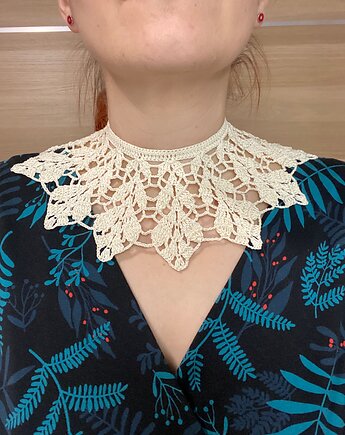 Kornkowy kołnierzyk naszyjnik ecru, Księżycowa ćma