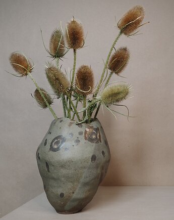 Duży zielony wazon, drobne sztuki