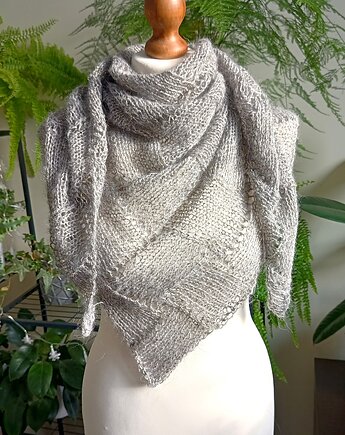 Delikatna Chusta Bandama z Cekinami, Majka