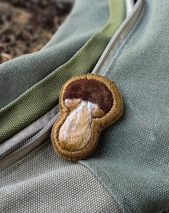 Przypinka z grzybem podgrzybek, Splot tapestry