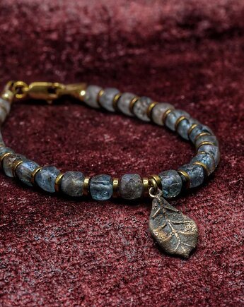 Bransoletka z naturalnych kamieni z listkiem z brązu, Biżuteria z Myśli Odlana