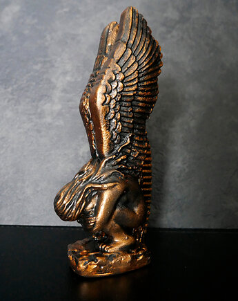Rzeźba z gipsu, Skrzydlaty Anioł, ogniste złoto, wys. 16,5 cm, JBJart Justyna Jaszke