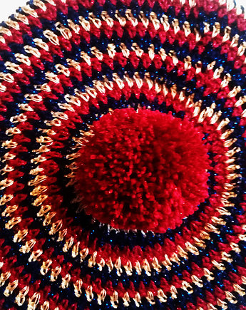 Unikatowy beret z pomponem, Ula Raclawska