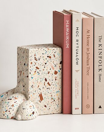 Podpórka do książek Lwia Łapka - Jesmonite Off White + Kolorowe Lastryko, Fomu Studio