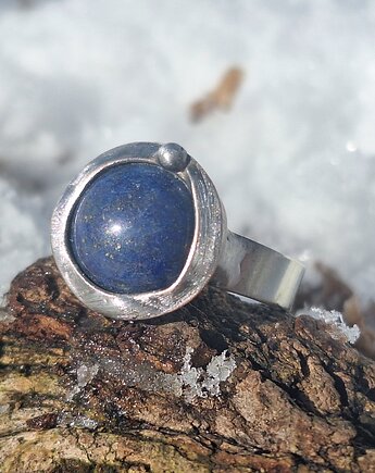 Lapis lazuli - pierścionek regulowany, po drugiej stronie lustra