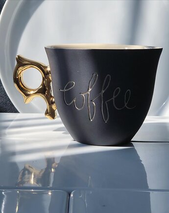 Duża filiżanka z grawerowanym napisem  "Coffee", coco ceramics