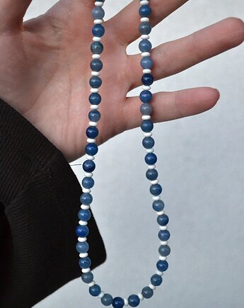 Choker z awenturynu niebieskiego, Messme