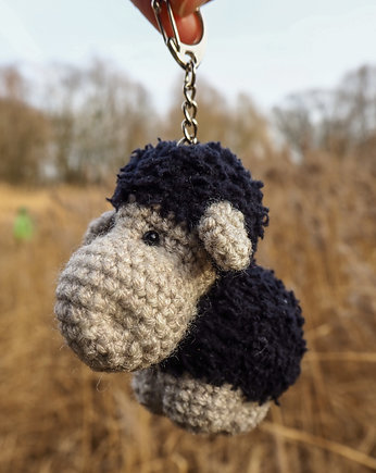 Czarna owca - brelok, zawieszka do torebki, wernika