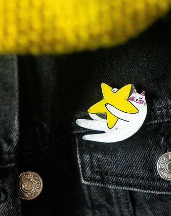 Broszka kot z gwiazdą