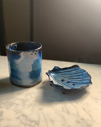Ceramiczny Zestaw Łazienkowy Mydelniczka Muszelka i Kubek Cudo Oceanu, Maison Fragile