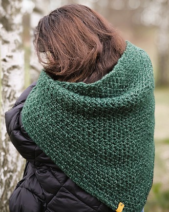 Delikatna chusta handmade COSY zielona, sploteka