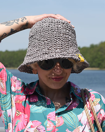 HOLIDAYS kapelusz bucket hat w kolorze kamienistej plaży, sploteka