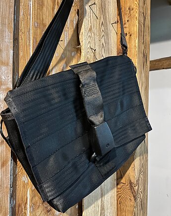 Torba na ramię z pasów samochodowych Wall Street 3