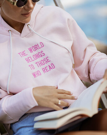 Bluza z haftem The world belong to those who read, WHITE RVBBIT