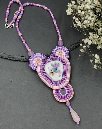 Pastelowy naszyjnik sutasz z motywem kwiatowym, Biżuteria Beatrice