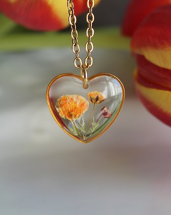 Prawdziwe kwiaty złoty wisiorek serduszko serce pomarańczowe, zkwiatem