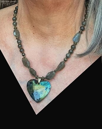 Elegancki naszyjnik z labradorytu z cudnie mieniącym się sercem handmade, Galeria Limart