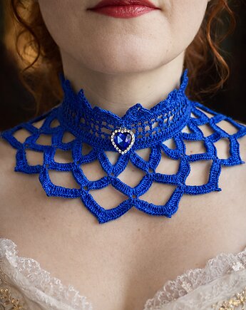 Chabrowy koronkowy naszyjnik Serce oceanu, Księżycowa ćma