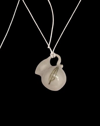 Porcelanowy wisiorek dzbanuszek Naszyjnik Biżuteria Rzeźba Ceramika, Only Pure Glass
