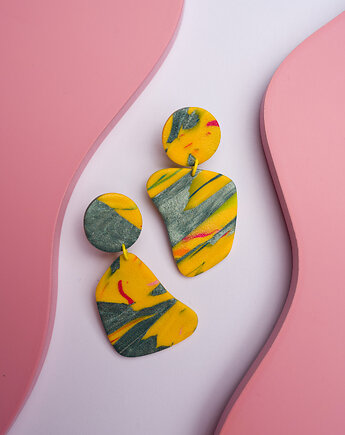 Asymetryczne kolczyki w marmurkowy wzór, Dwie Gliny