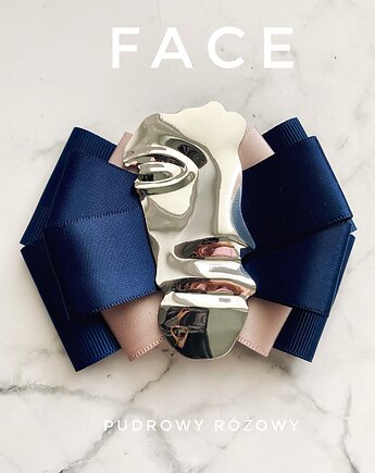 Brosza z Kolekcji FACE ze stylową metalową twarzą New, Pudrowy Różowy