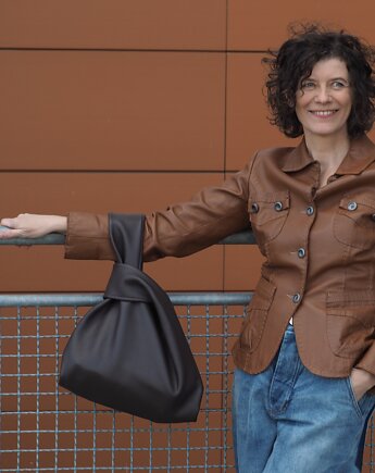 Torebka skórzana w kolorze brązowym z fantazyjną rączką, AGNES WESS