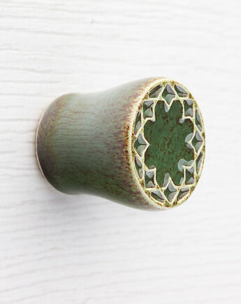 Ceramiczna gałka do mebli zielono-brązowa wz.14, pracowniazona