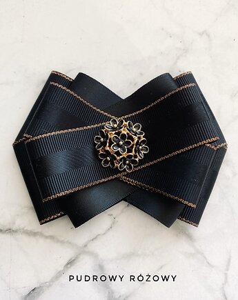 Klasyk! Brosza  z delikatnymi czarno złotymi kwiatkami, Pudrowy Różowy