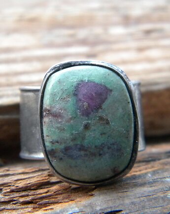 Rubin w fuchsycie - pierścionek, Beata Trotter