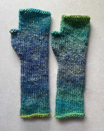 Mitenki z wełną wody jeziora, Made by Jaga