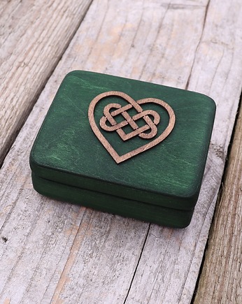 Zielone pudełko na obrączki ślubne - nordyckie drewniane personalizowane, Hunterbone