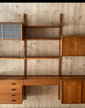 Duński modułowy system półek ściennych, lata 60 Poul Cadovius, Strzecha