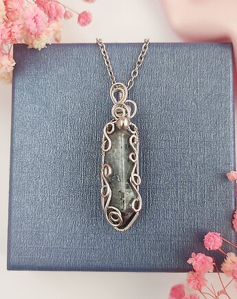 Naszyjnik Larvikit stal chirurgiczna wisiorek handmade wirewrapping, byNostawen