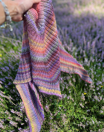 Chustka Selma na wrzosowisku, Blackballoon