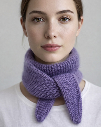 Minimalistyczny krótki szalik wiązany ręcznie robiony merino i kid silk, splotomaniaa