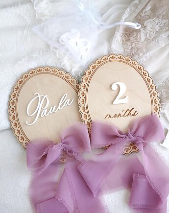 Tabliczka z imieniem, sesja noworodkowa, prezent dla noworodka, ONAiON