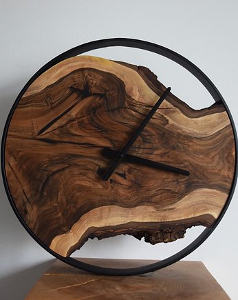 Zegar z drewna orzecha z czarną żywicą, LineWood