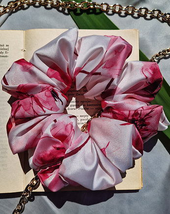 Scrunchie Floral Hibiscus XL - gumka do włosów satynowa różowa, SILKY DESIRE